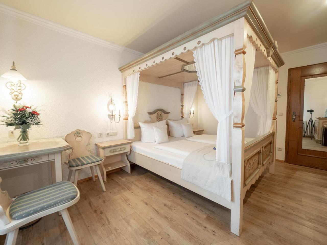 Hotel Adler Оберштауфен Экстерьер фото